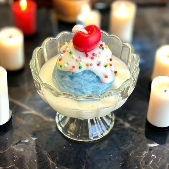 ⚠️SALE Candle // Handmade Blue Ice Cream And Sprinkles Candle SEND OFFERS 🥳 - Picture 4 of 6